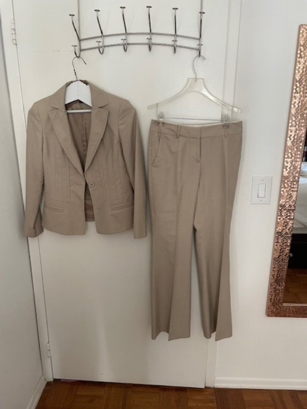 Anne Klein Women's suit - Beige - size 2